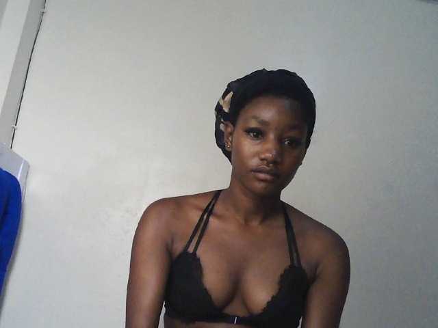 Hot-sexxxy-girl live cam on BongaCams