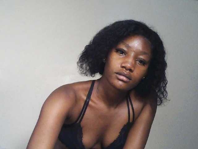 Hot-sexxxy-girl live cam on BongaCams