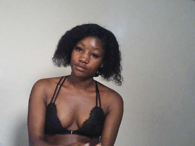 Hot-sexxxy-girl live cam on BongaCams