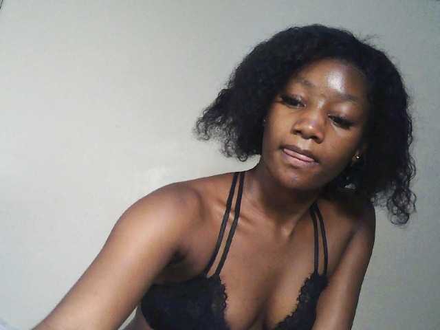 Hot-sexxxy-girl live cam on BongaCams