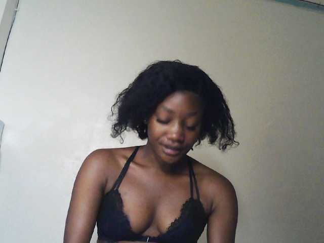 Hot-sexxxy-girl live cam on BongaCams