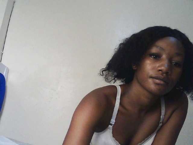 Hot-sexxxy-girl live cam on BongaCams