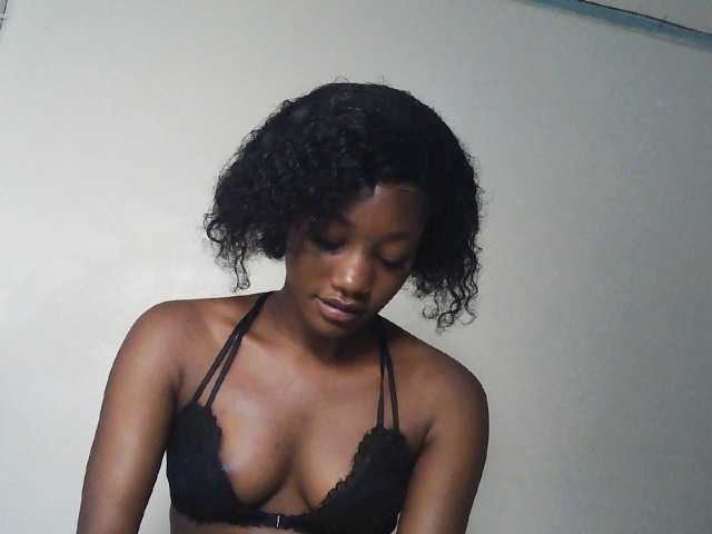 Hot-sexxxy-girl live cam on BongaCams