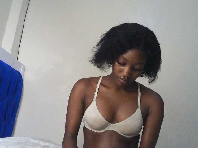 Hot-sexxxy-girl live cam on BongaCams