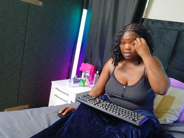 BigBootyVixen live cam preview