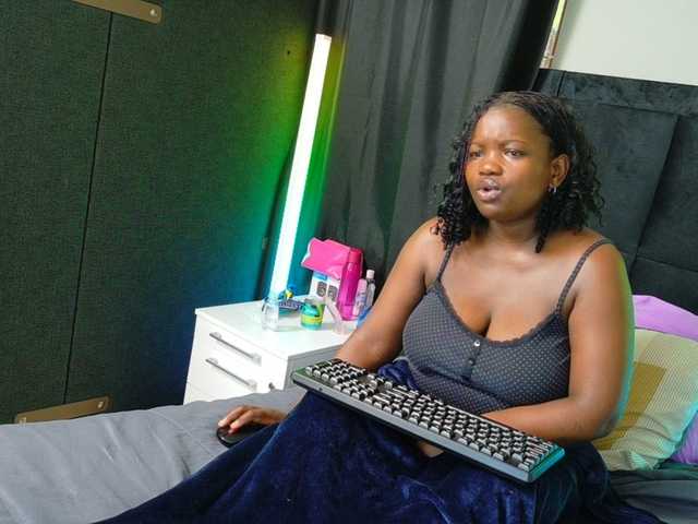 BigBootyVixen live cam on BongaCams