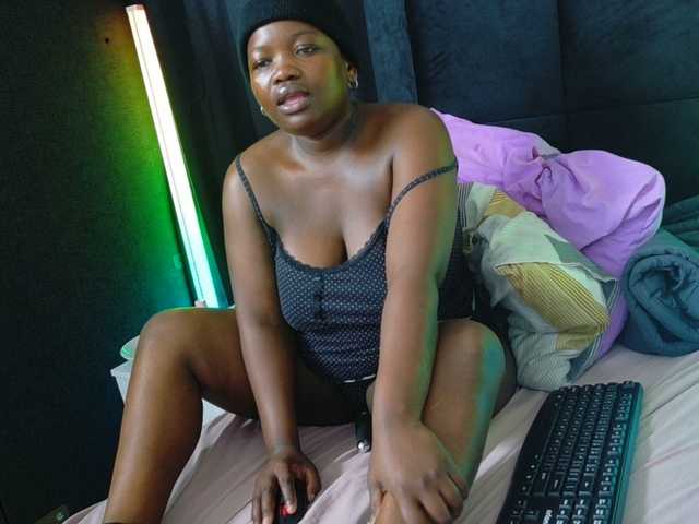 BigBootyVixen live cam on BongaCams