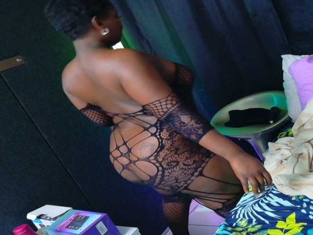 BigBootyVixen live cam on BongaCams