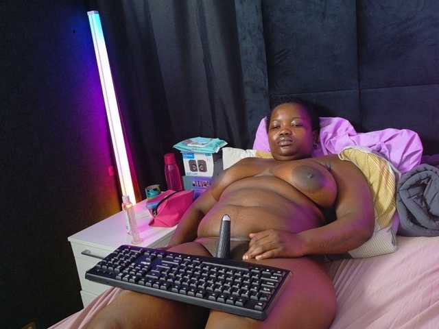 BigBootyVixen live cam on BongaCams