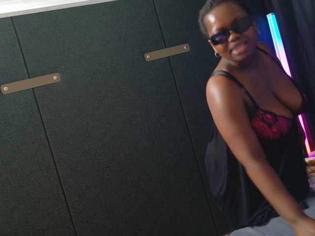 BigBootyVixen live cam on BongaCams