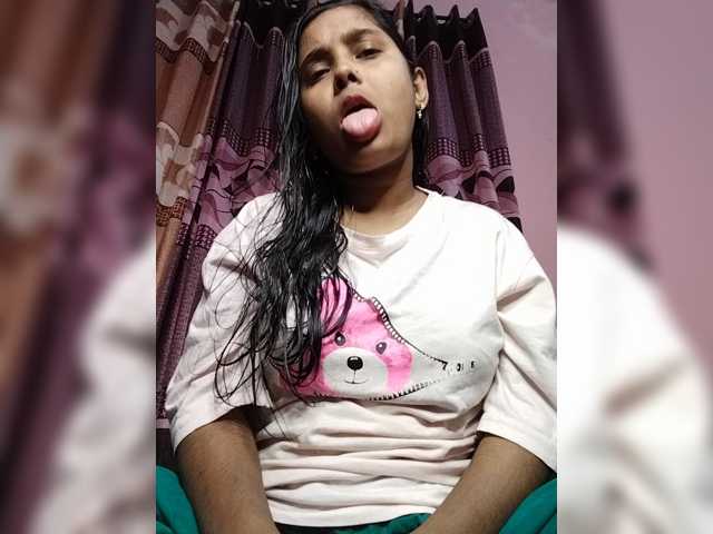 ani010, en directo ahora en BongaCams