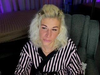 Emilia-Wils Porn Show