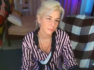 Emilia-Wils Porn Show