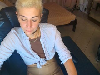 Emilia-Wils Porn Show