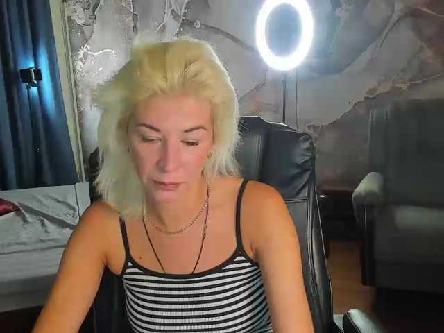 Emilia-Wils, live now on BongaCams
