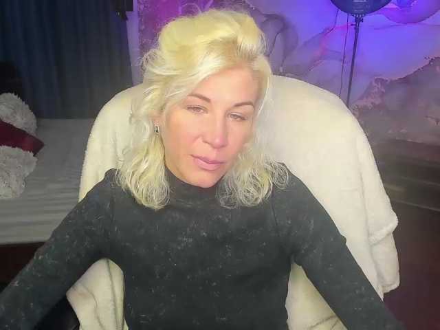 Emilia-Wils live cam preview