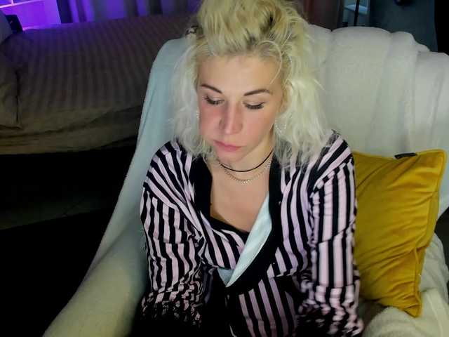 Emilia-Wils — live female cam