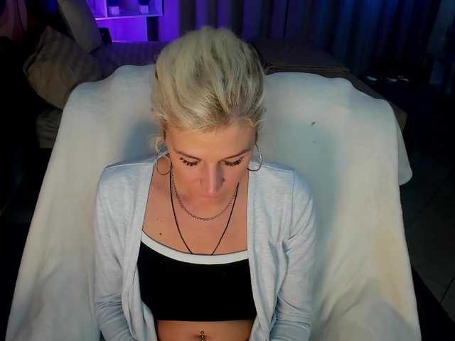 Emilia-Wils live cam on BongaCams