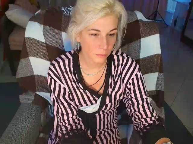 Emilia-Wils live cam on BongaCams