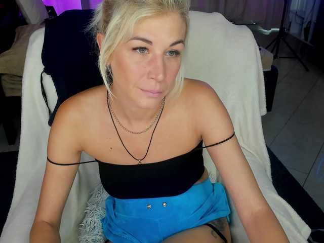 Emilia-Wils live cam preview