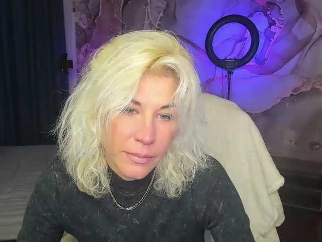 Emilia-Wils live cam preview