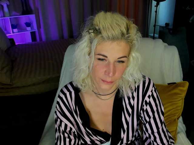 Emilia-Wils live cam on BongaCams