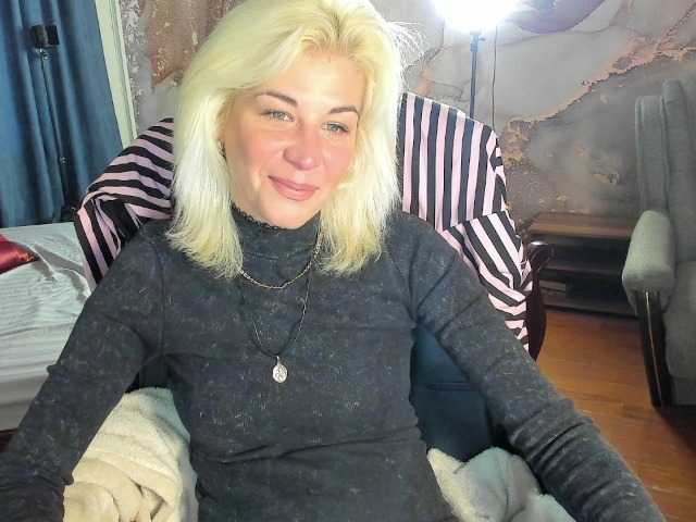Emilia-Wils live cam on BongaCams