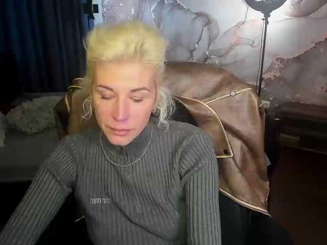 Emilia-Wils live cam preview