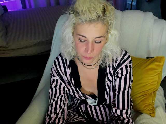 Emilia-Wils live cam on BongaCams