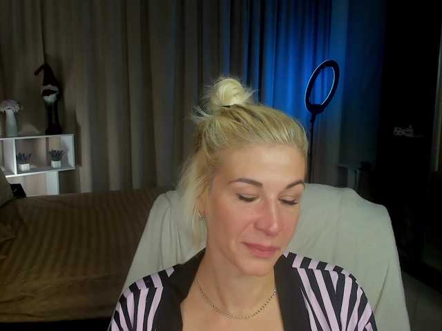 Emilia-Wils live cam on BongaCams