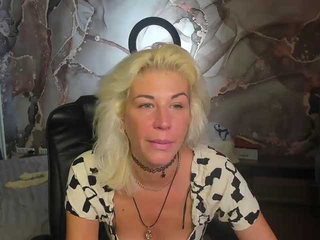 Emilia-Wils, live now on BongaCams