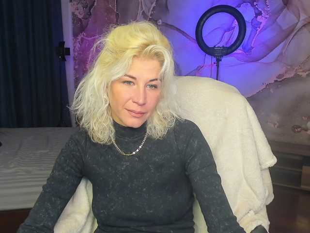 Emilia-Wils live cam on BongaCams