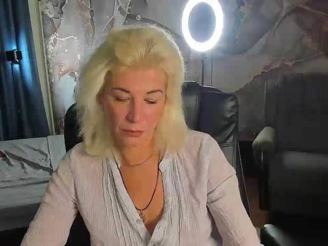 Emilia-Wils, en directo ahora en BongaCams