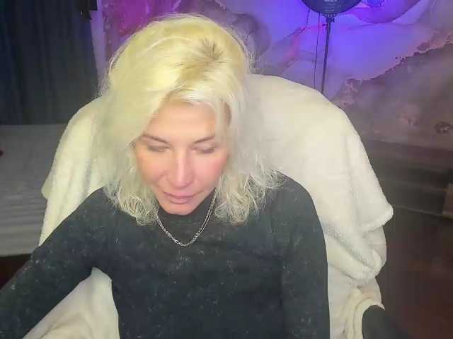Emilia-Wils live cam preview