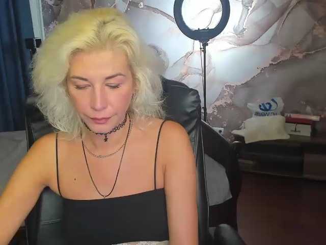 Emilia-Wils, live now on BongaCams