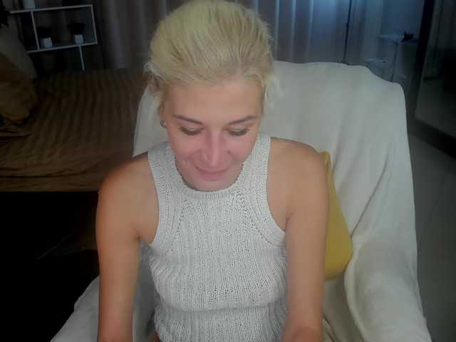 Emilia-Wils live cam on BongaCams