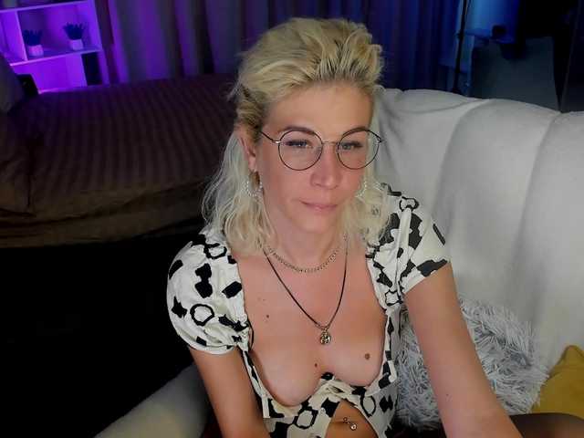 Emilia-Wils — live female cam