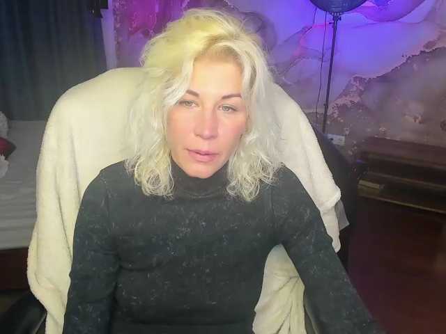 Emilia-Wils, en vivo ahora en BongaCams