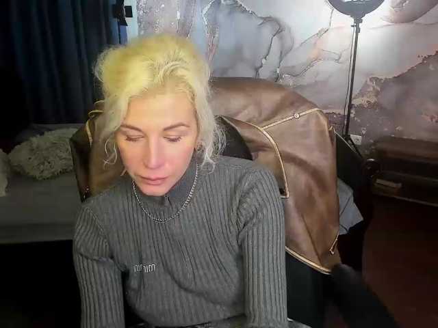 Emilia-Wils live cam preview