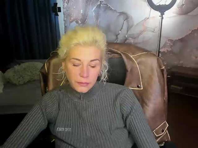 Emilia-Wils live cam preview