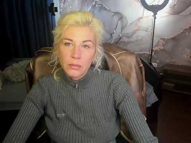 Emilia-Wils live cam on BongaCams