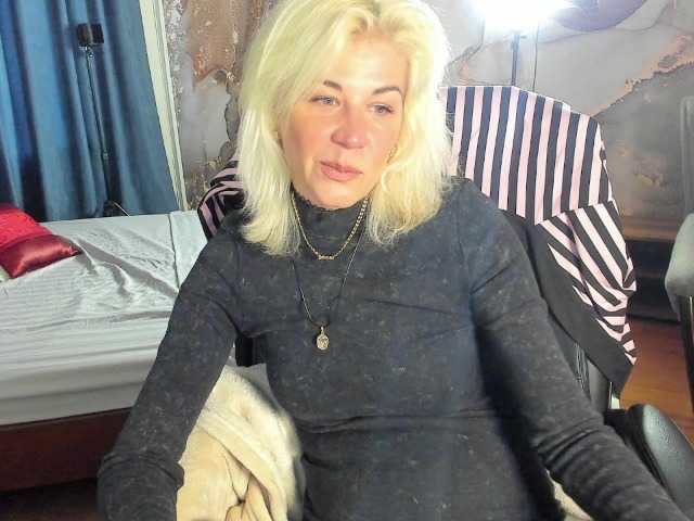 Emilia-Wils live cam on BongaCams