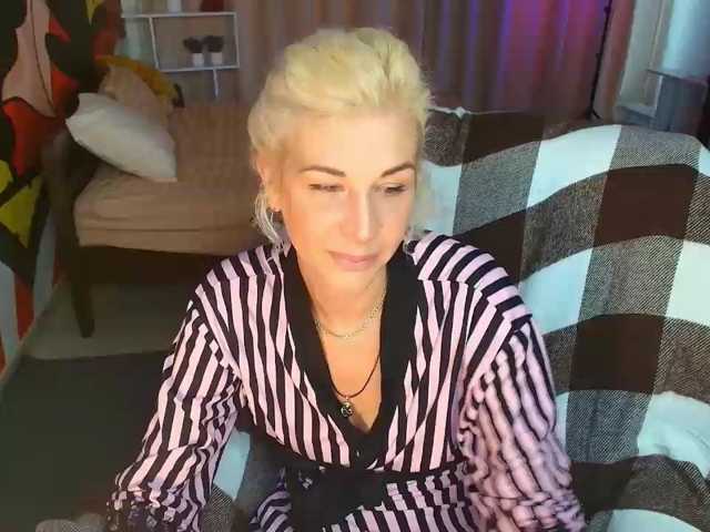 Emilia-Wils live cam on BongaCams