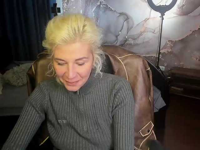 Emilia-Wils live cam preview