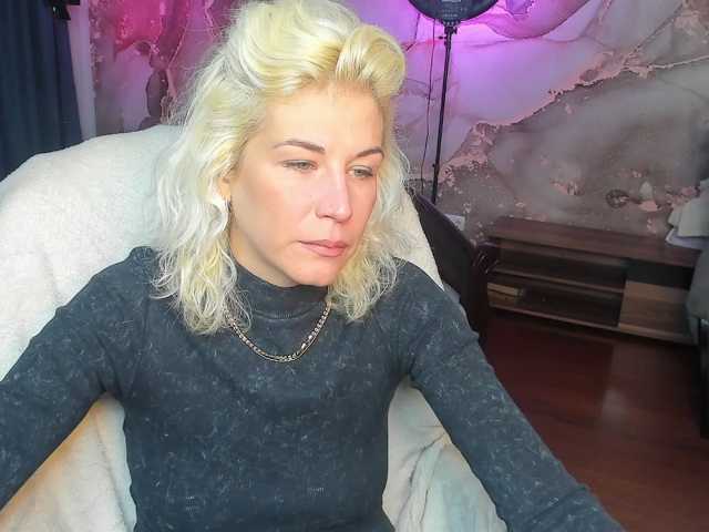 Emilia-Wils live cam on BongaCams