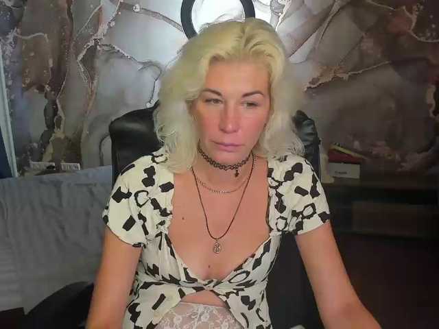 Emilia-Wils, live now on BongaCams