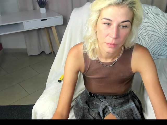 Emilia-Wils live cam on BongaCams