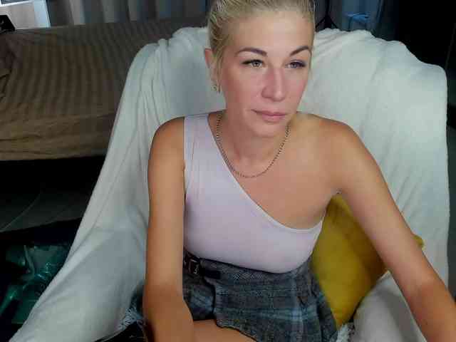 Emilia-Wils - Girl 
