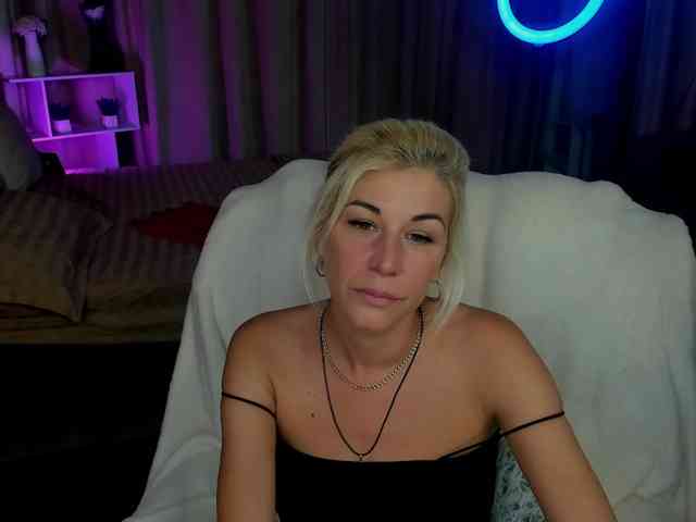 emilia-wils's live room