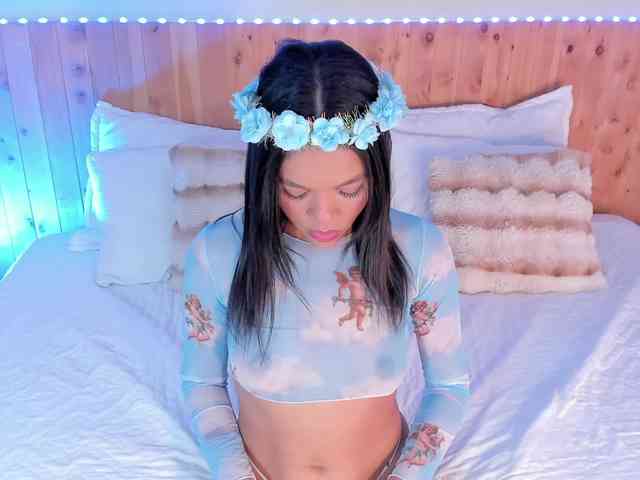 Model: ChloeeSmiith